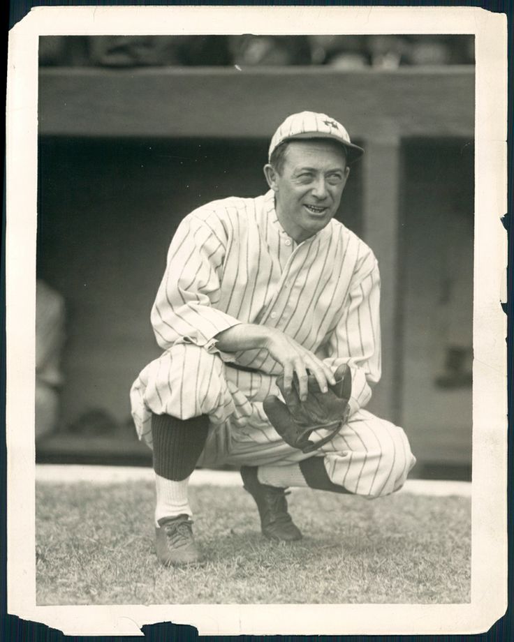 The Baseball World Learns of the Death of Miller Huggins