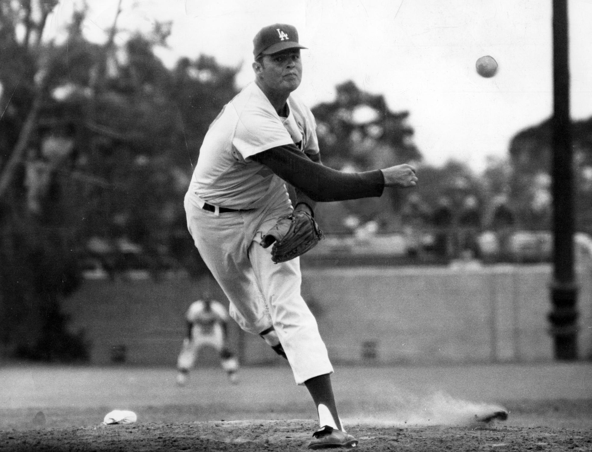 This Day In Dodgers History: Don Drysdale & Sandy Koufax Sign Contracts To  End Holdout