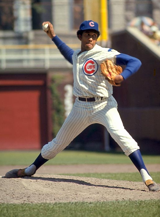 Chicago Cubs unveil Fergie Jenkins statue for pitching great