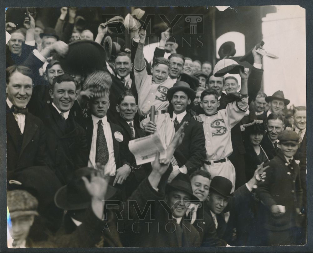 This photo shows the outfield crew for the 1917 Chicago White Sox. From  left to right ( Nemo Le…