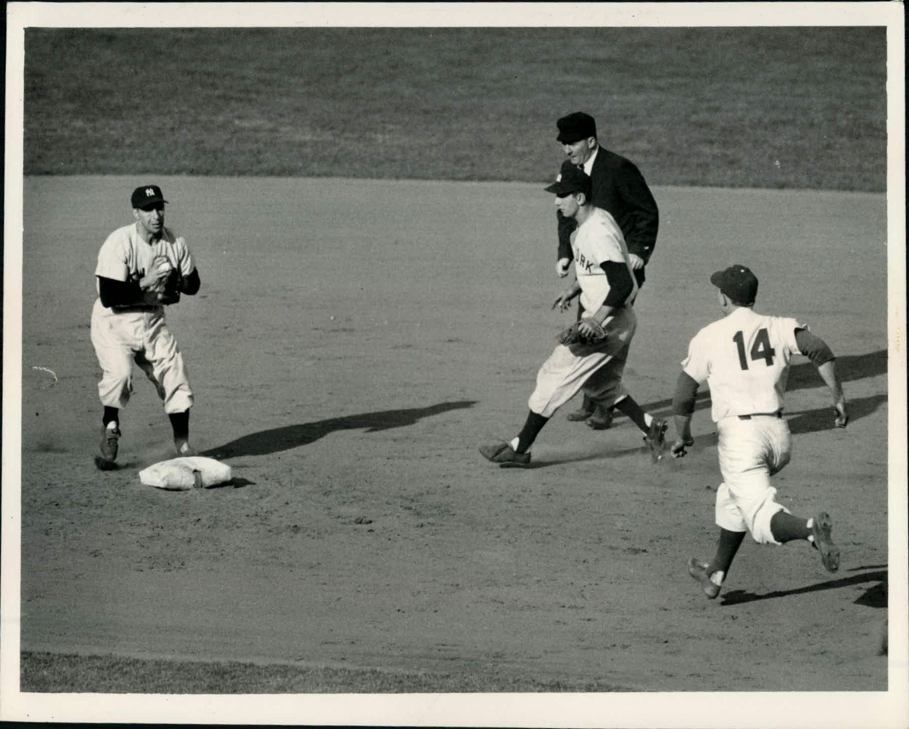 Lot Detail - 1955 Mickey Mantle and Family The Sporting News Collection  Archives Original Photo (Sporting News Collection Hologram/MEARS Photo LOA)