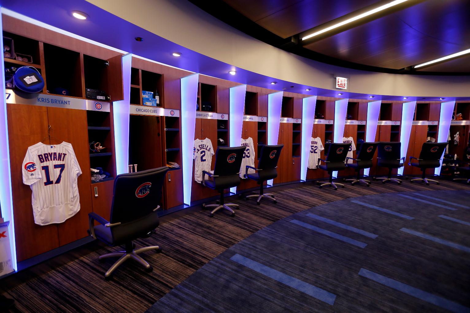 Inside the new Red Sox clubhouse at Fenway Park 🏟️