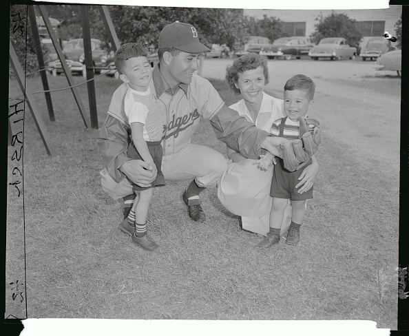 Baseball In Pics - Roberto Clemente with his 3 sons, #HappyFathersDay