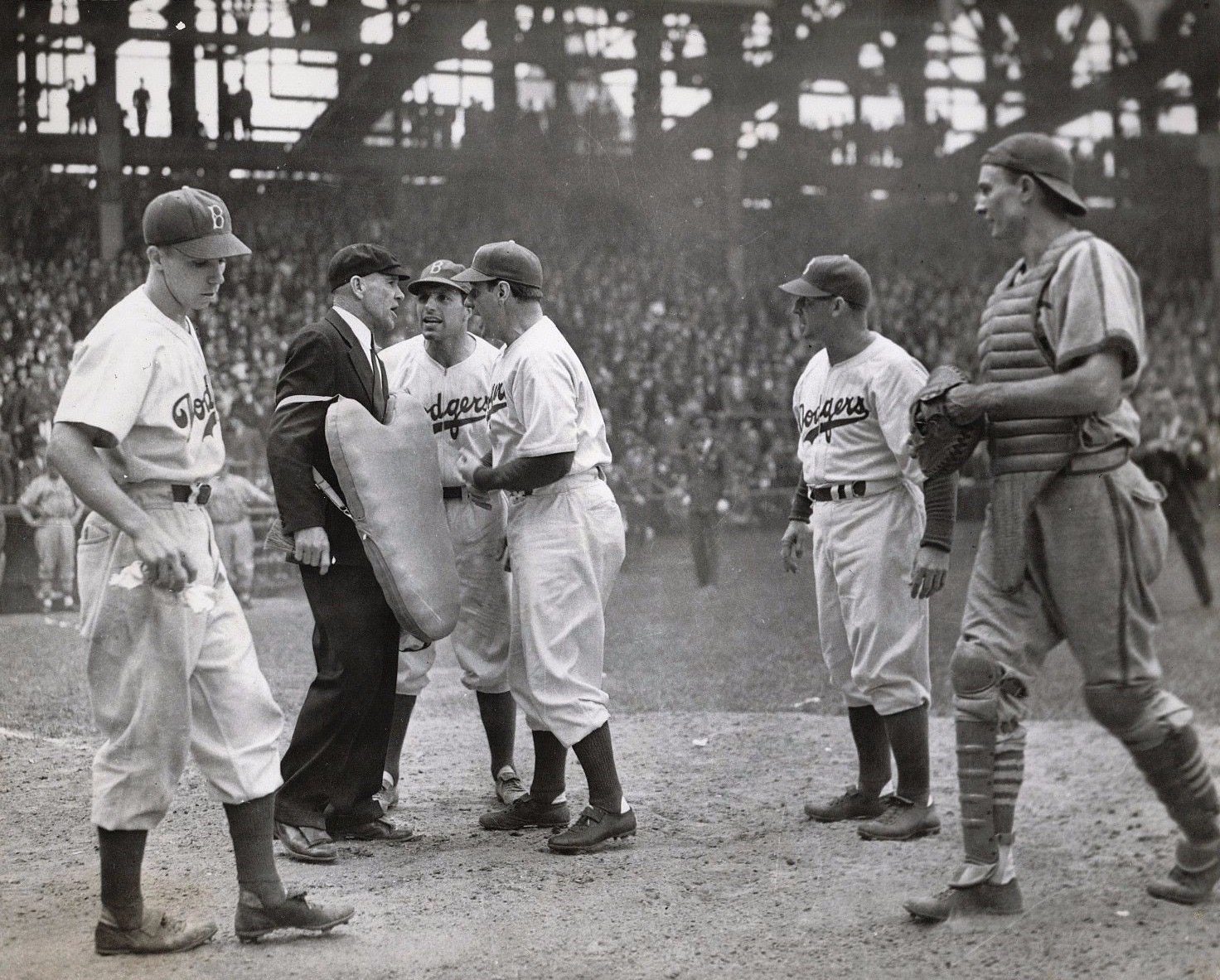 Pee Wee Reese and Leo Durocher