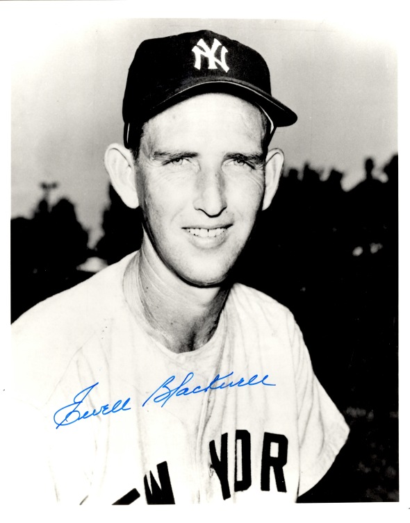 Johnny Vander Meer Cincinnati REDS 8x10 B&W Photo POSED Grey Jersey - All  Sports Custom Framing