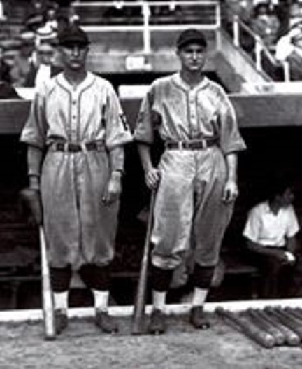 Paul and Lloyd Waner and family at 1927 World Series