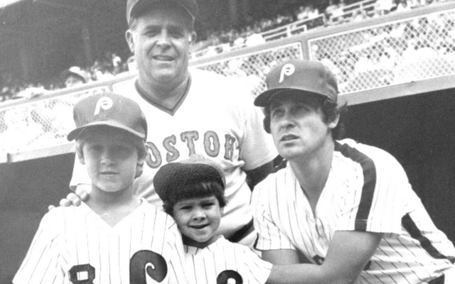 Baseball In Pics on X: Roberto Clemente with his sons.  #HappyFathersDay2020  / X