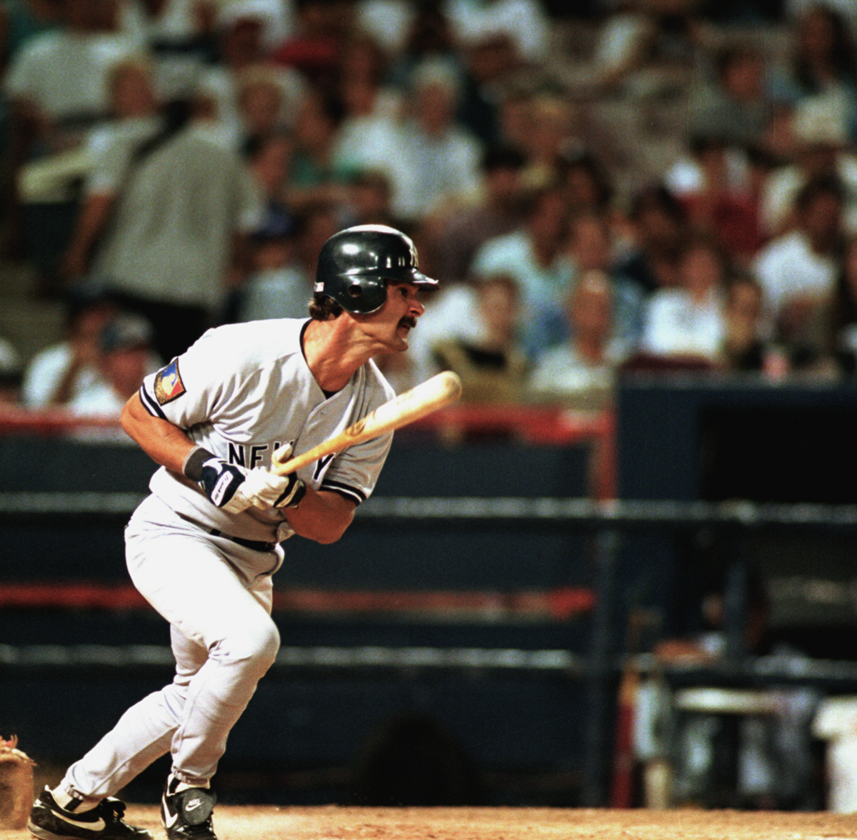 Don Mattingly ties a major league mark when he makes 22 putouts in the  Yankees' 7-1 victory in the Metrodome - This Day In Baseball