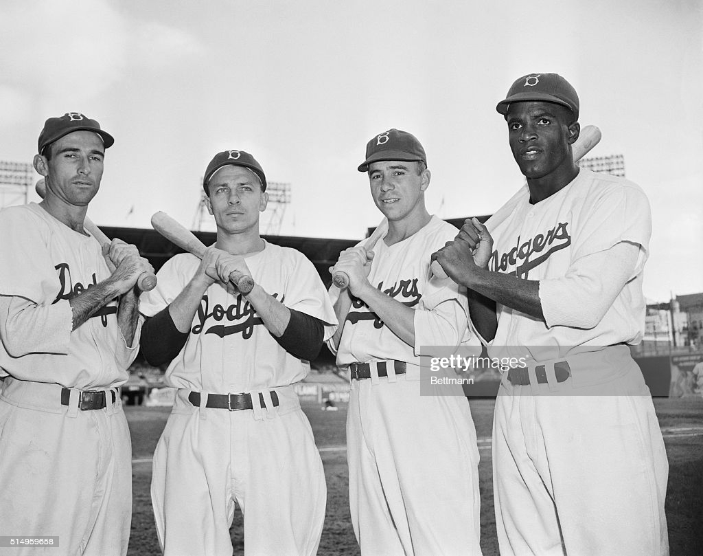 Pls help, who's all in this picture. I know Pee Wee Reese, Jackie Robinson,  and Eddie Stanky but can't tell the rest at the moment : r/Dodgers