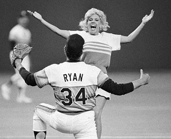 Braves Throwback Thursday: Clete Boyer 'victimized' by Morganna the Kissing  Bandit, 50 years ago this month - Battery Power