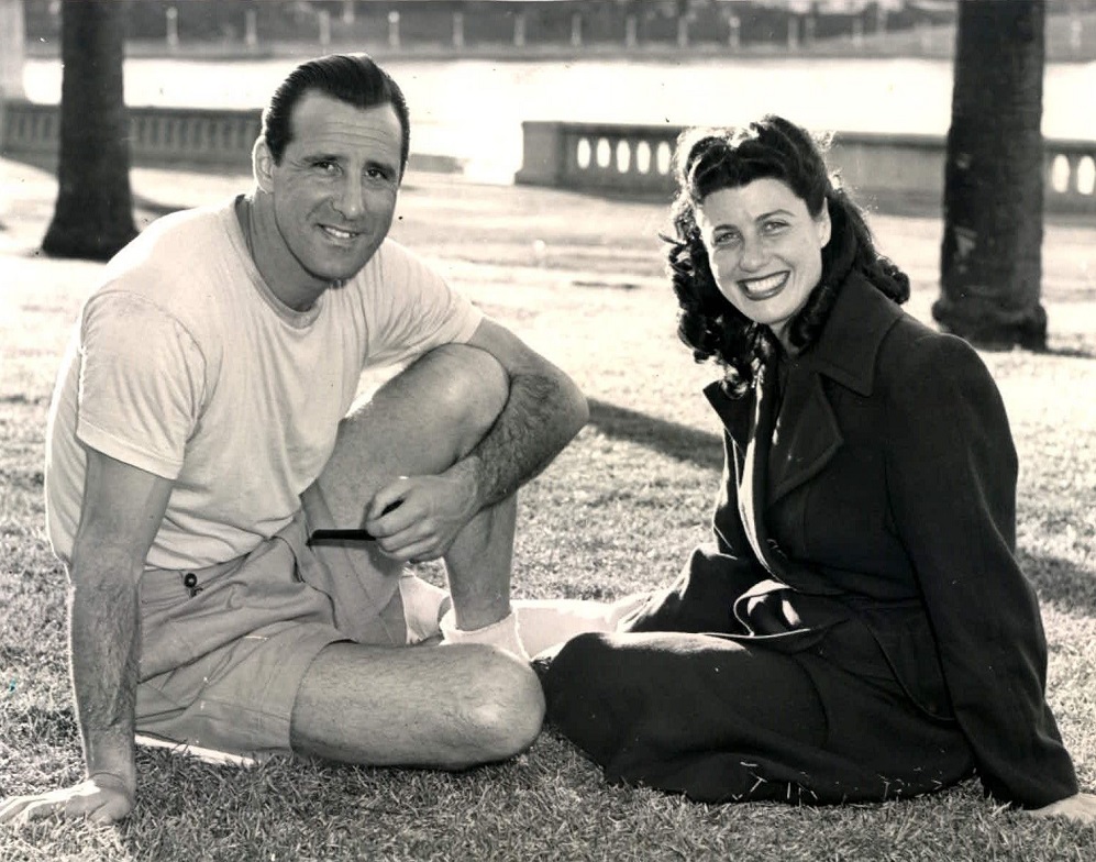 Hank Greenberg Sent Packing From Detroit…For Being Photographed Wearing a  Yankee Jersey!