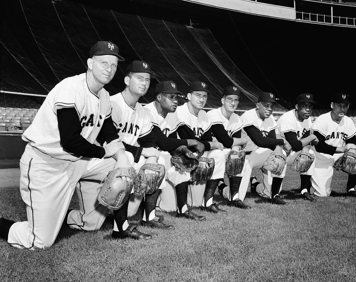 1954 NEW YORK GIANTS WORLD SERIES CHAMPIONS BASEBALL 8x10 TEAM PHOTO