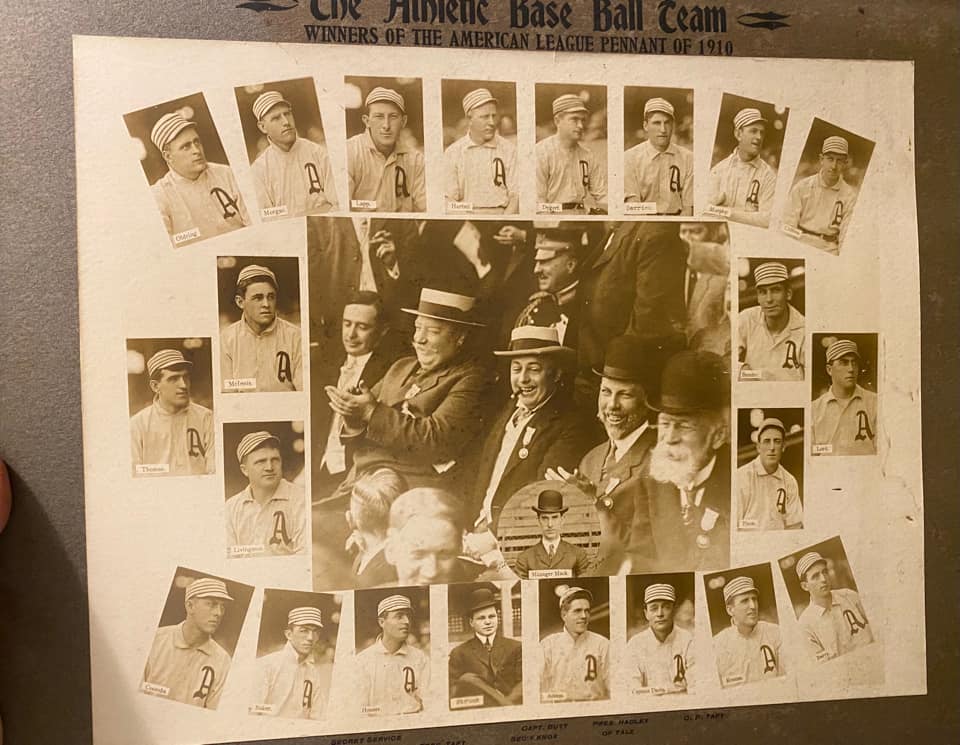  1910 PHILADELPHIA ATHLETICS TEAM PHOTO