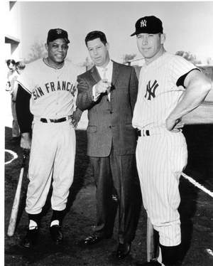 ROGER MARIS, MICKEY MANTLE, ELSTON HOWARD PHOTO 8'' x 10'' inch