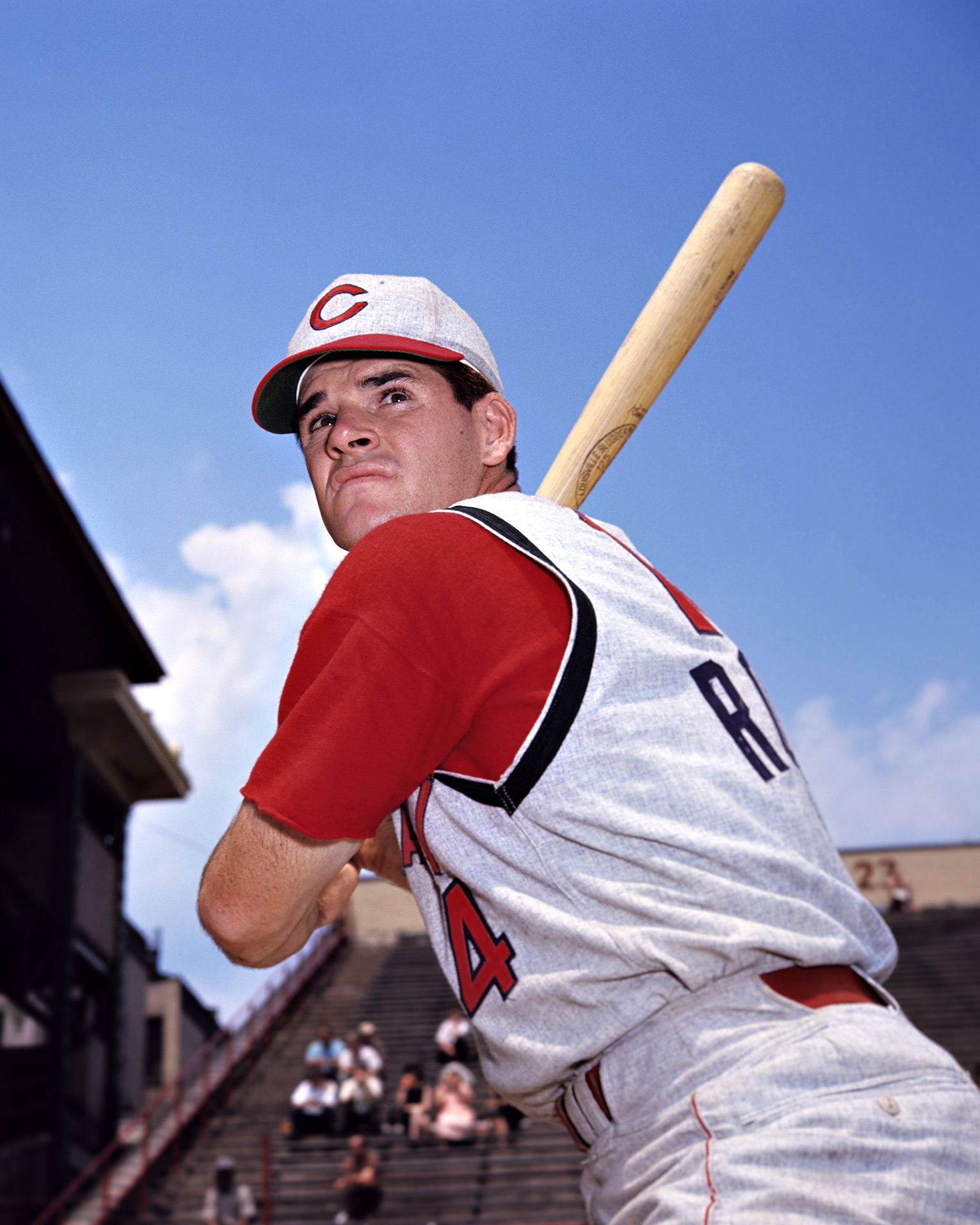 Cincinnati Reds Pete Rose on base during game vs Chicago Cubs Ernie News  Photo - Getty Images