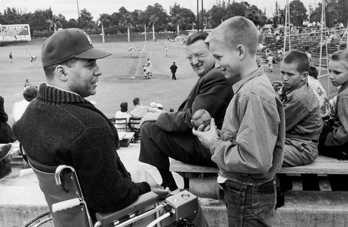 ⚾️On January 28, 1958 Brooklyn Dodgers catcher Roy Campanella