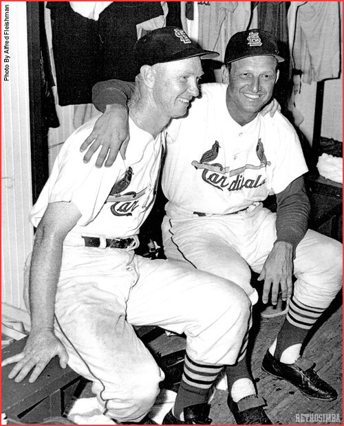 1962: Stan Musial poses with wife Lil and daughter Janet