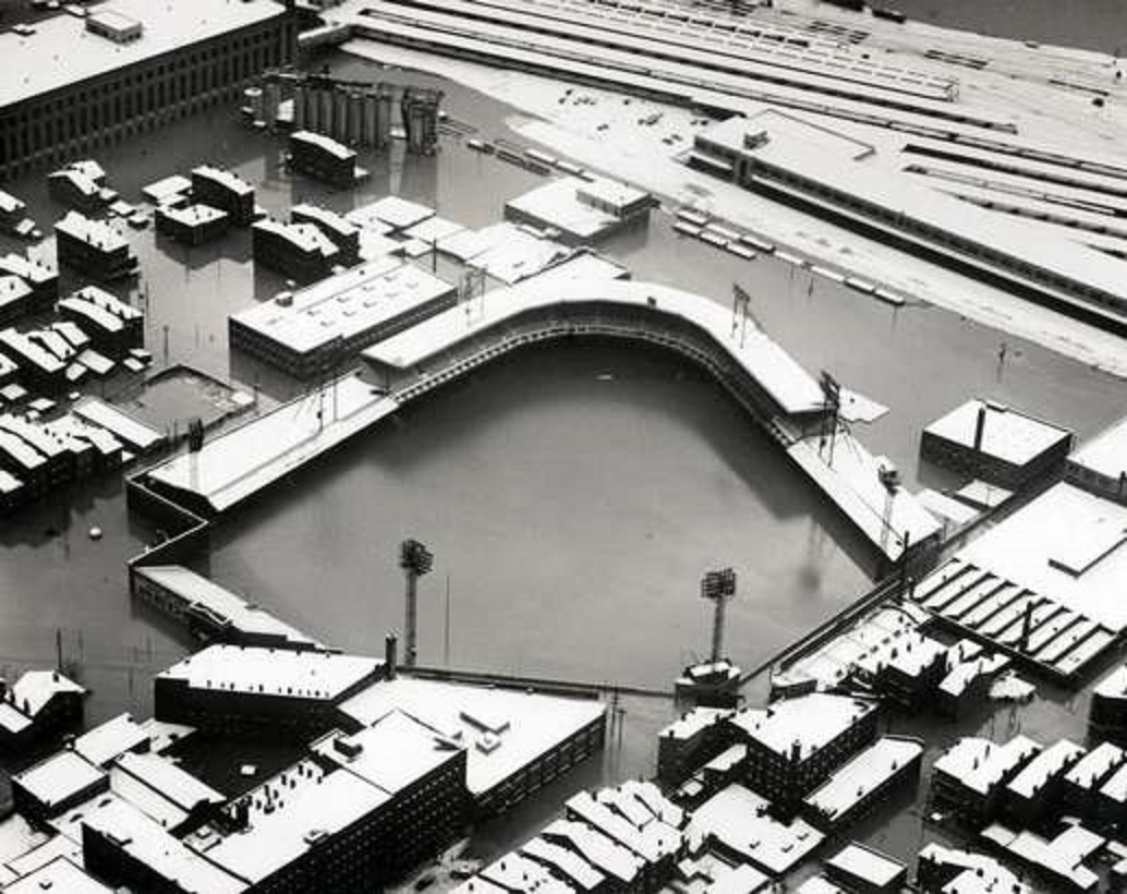 Crosley Field - Wikipedia