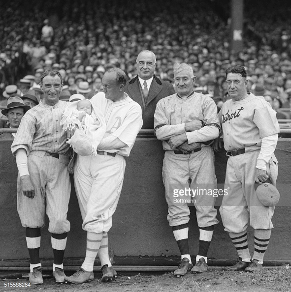 1947 Old Timers' game at Yankee Stadium. Babe Ruth, Cy Young, Jimmie Foxx,  George Sisler and other Hall of Famers. : r/mlb