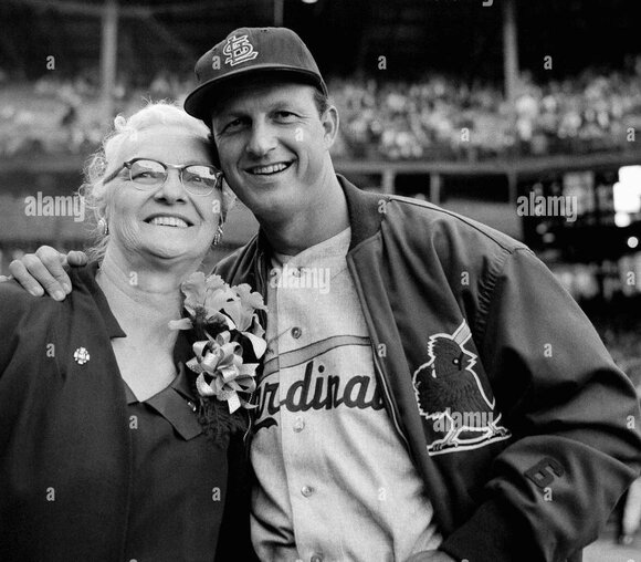 Mothers Day Tribute to Baseball Mothers!