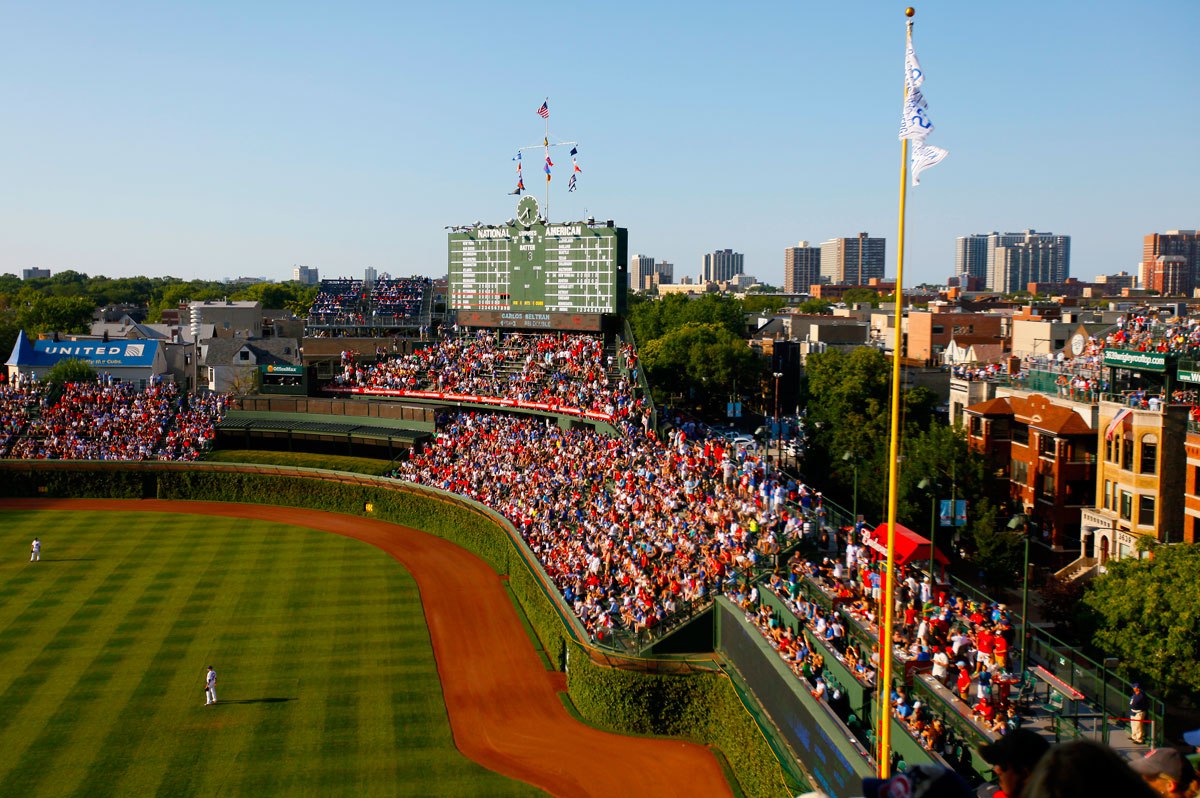 File:20120801 Wrigley Field with Ron Santo 10 flags on the roof.JPG -  Wikipedia