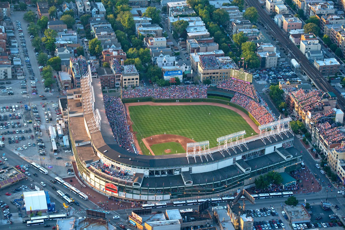 File:20120801 Wrigley Field with Ron Santo 10 flags on the roof.JPG -  Wikipedia